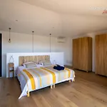 Les Marcelle Oda ve Kahvaltı